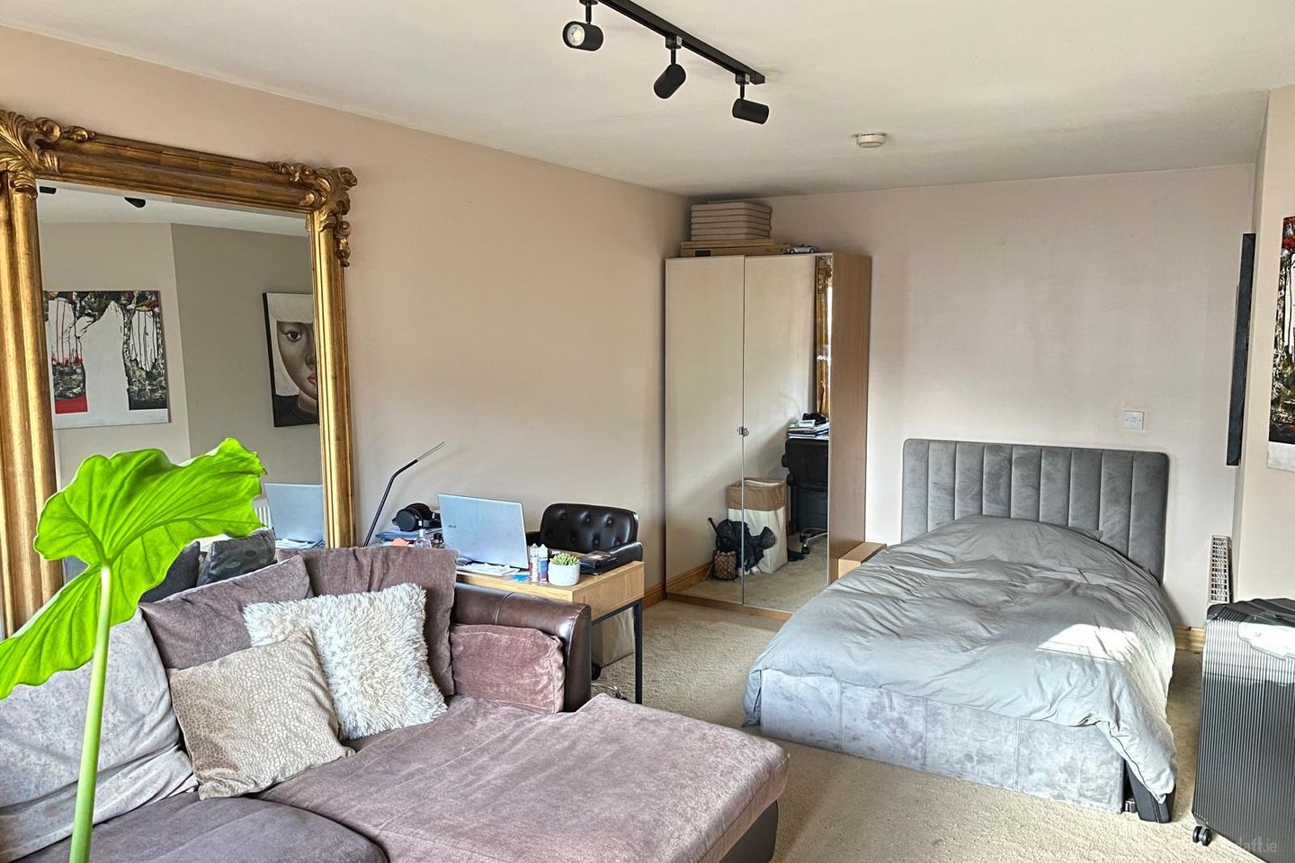 Large Double Room with Living Area | Bills Included | Beaumont Drive |, Churchtown, Dublin 14