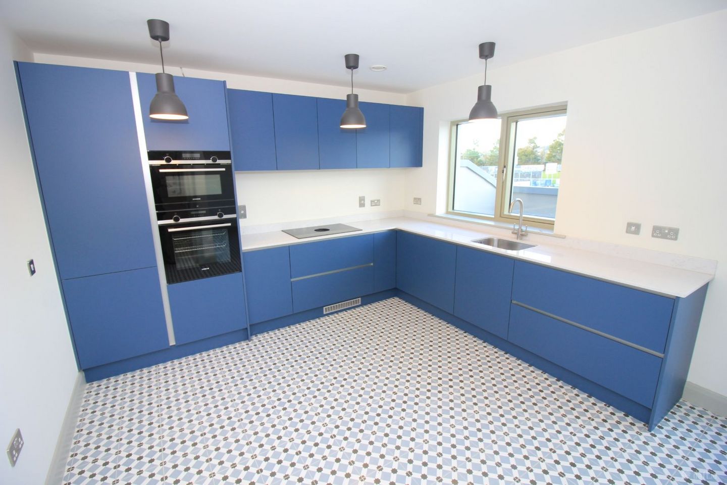35 Aylesbury, Ballintemple, Co. Cork