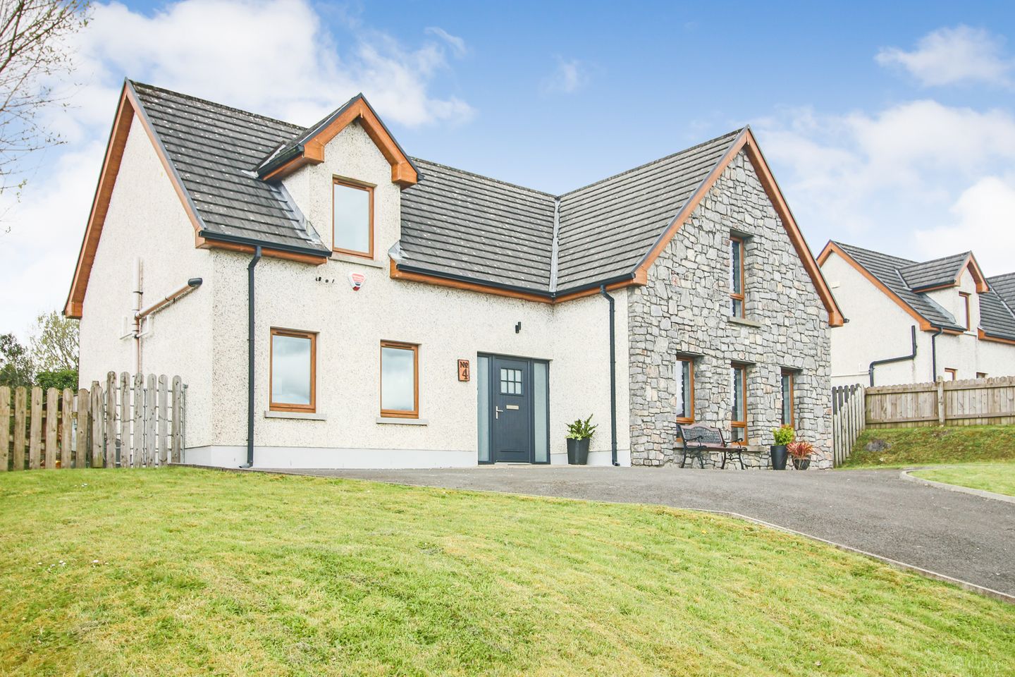4 Radharc na Baile, Drumshanbo, Co. Leitrim, N41F972