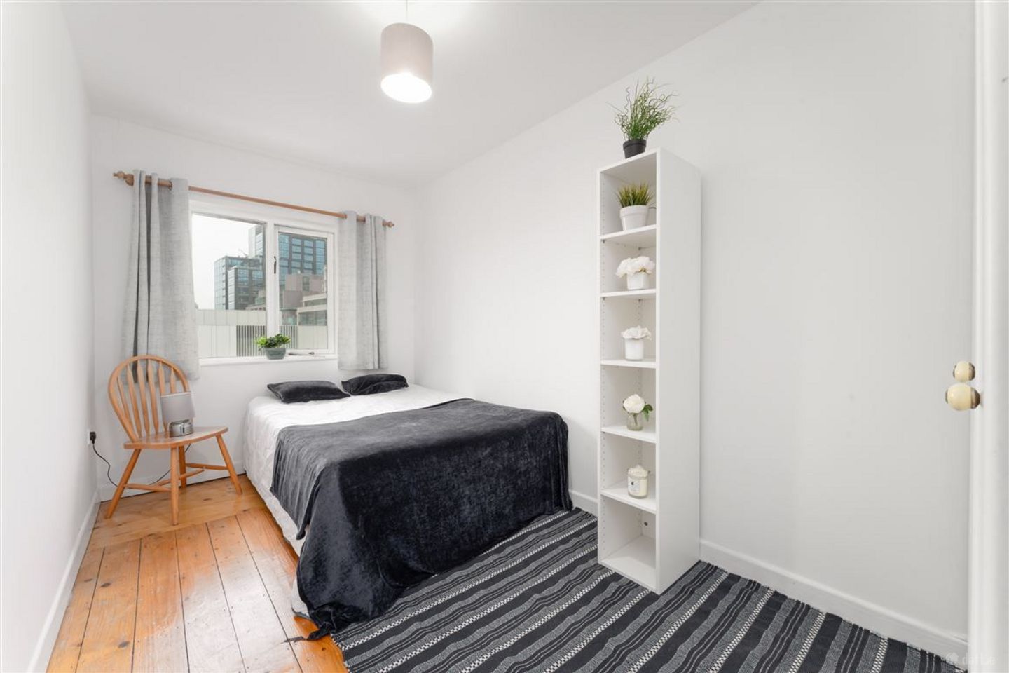 Tue - Thu: Shelbourne Village, Grand Canal Dock, Dublin 4, Grand Canal Dock, Co. Dublin