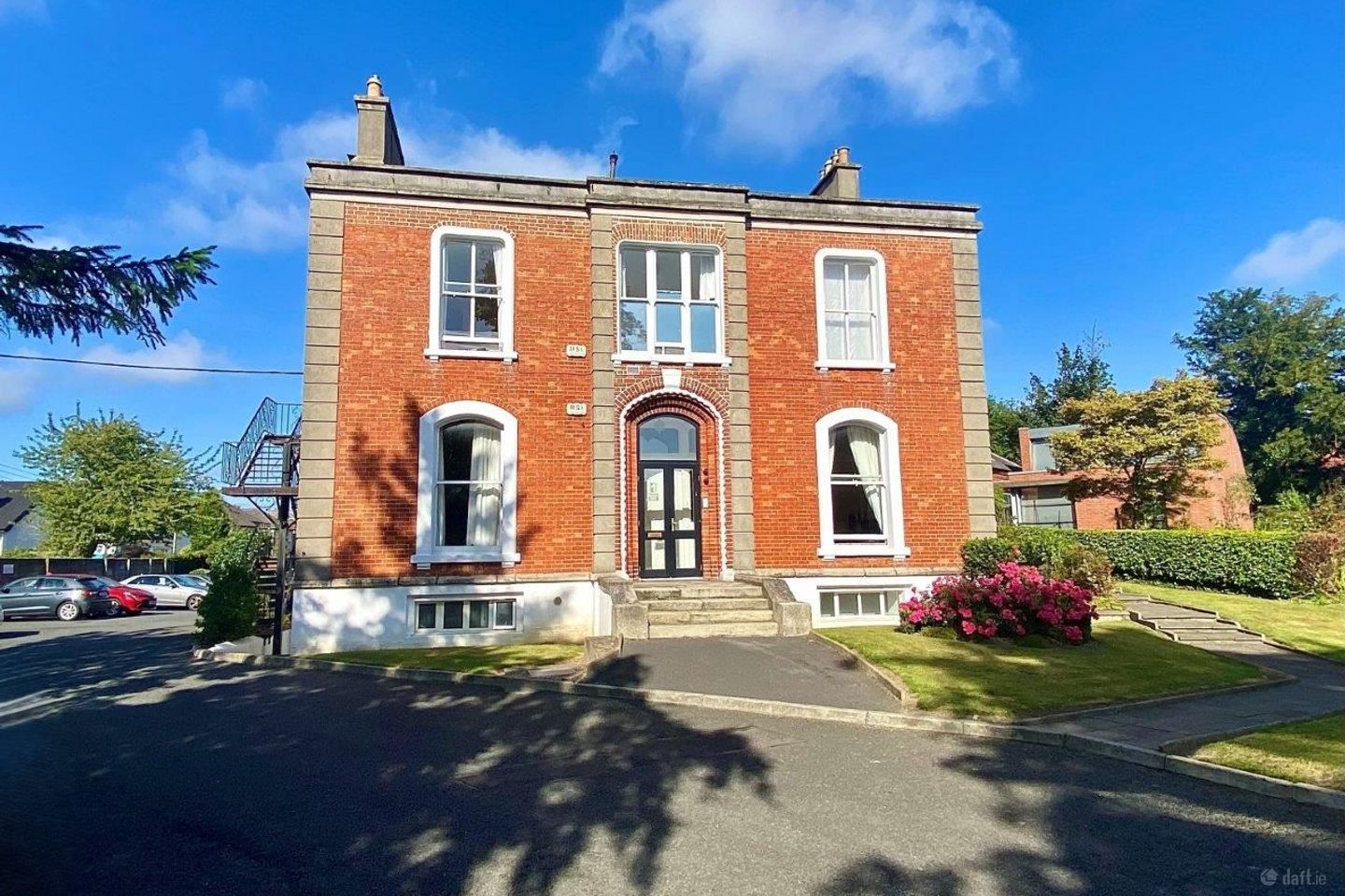 Roebuck House, Roebuck Court, Clonskeagh, Dublin 14, D14PH27