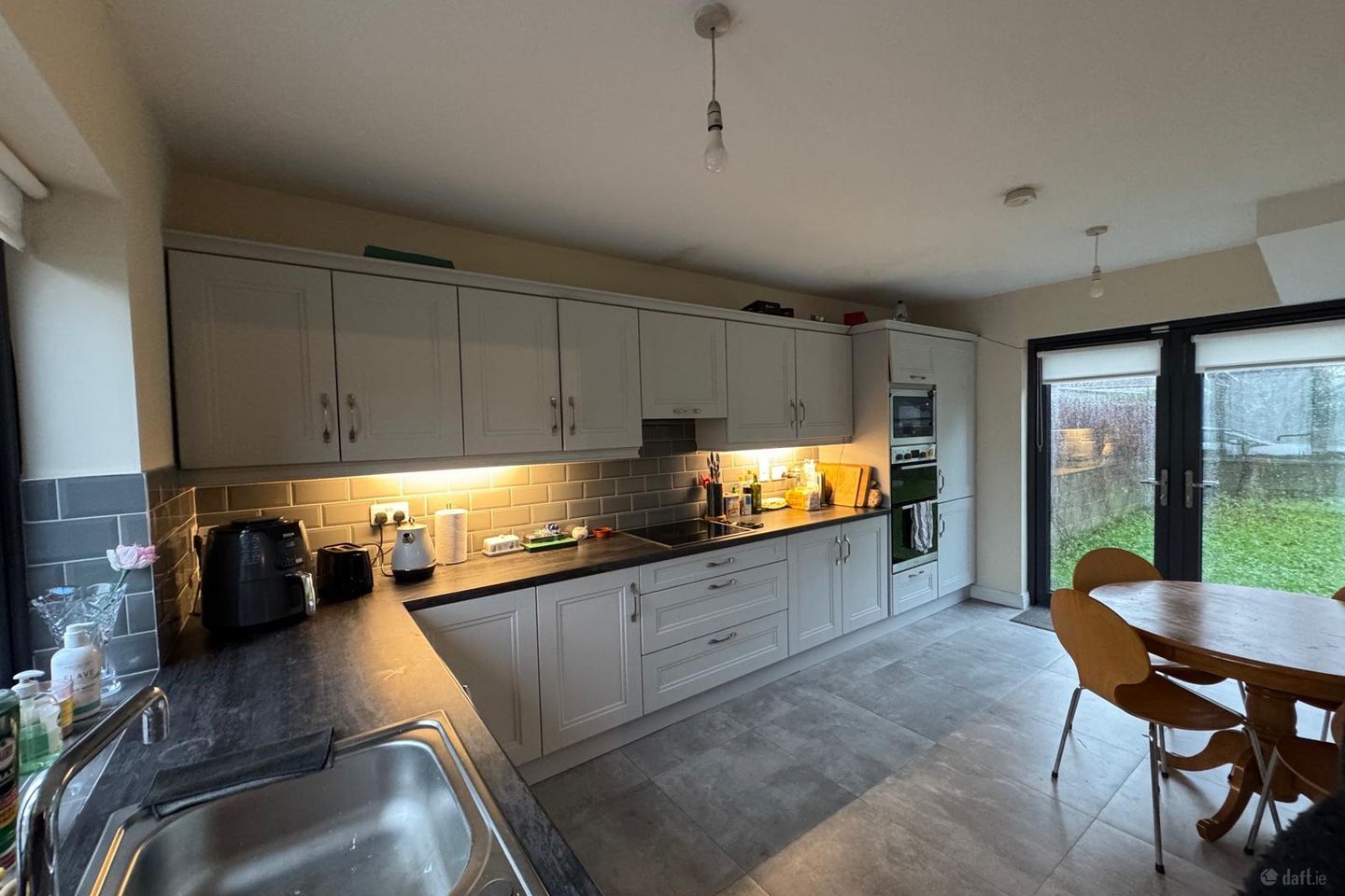 Double Room off Vernon Avenue & Clontarf Road, Clontarf, Dublin 3