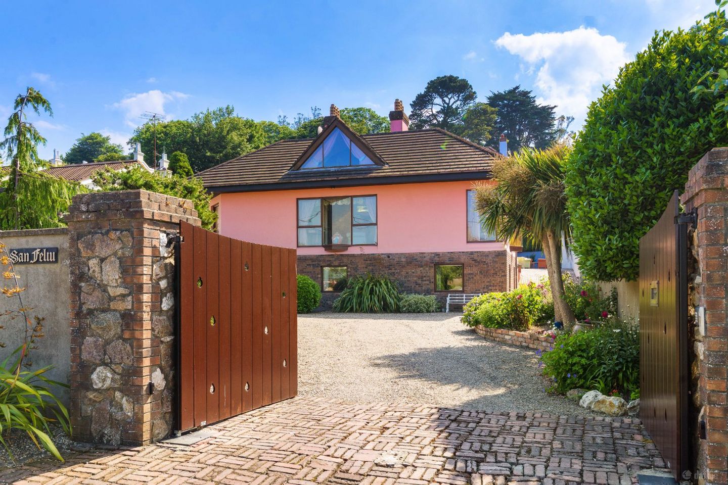 San Feliu, Ardeevin Road, Dalkey, Co. Dublin, A96W212