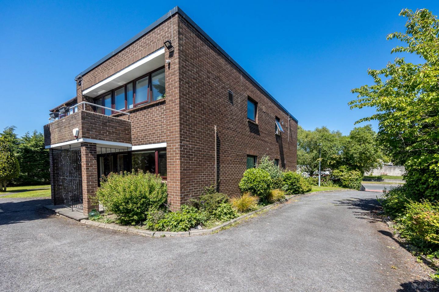 7 Hillcrest Court, Dublin  9