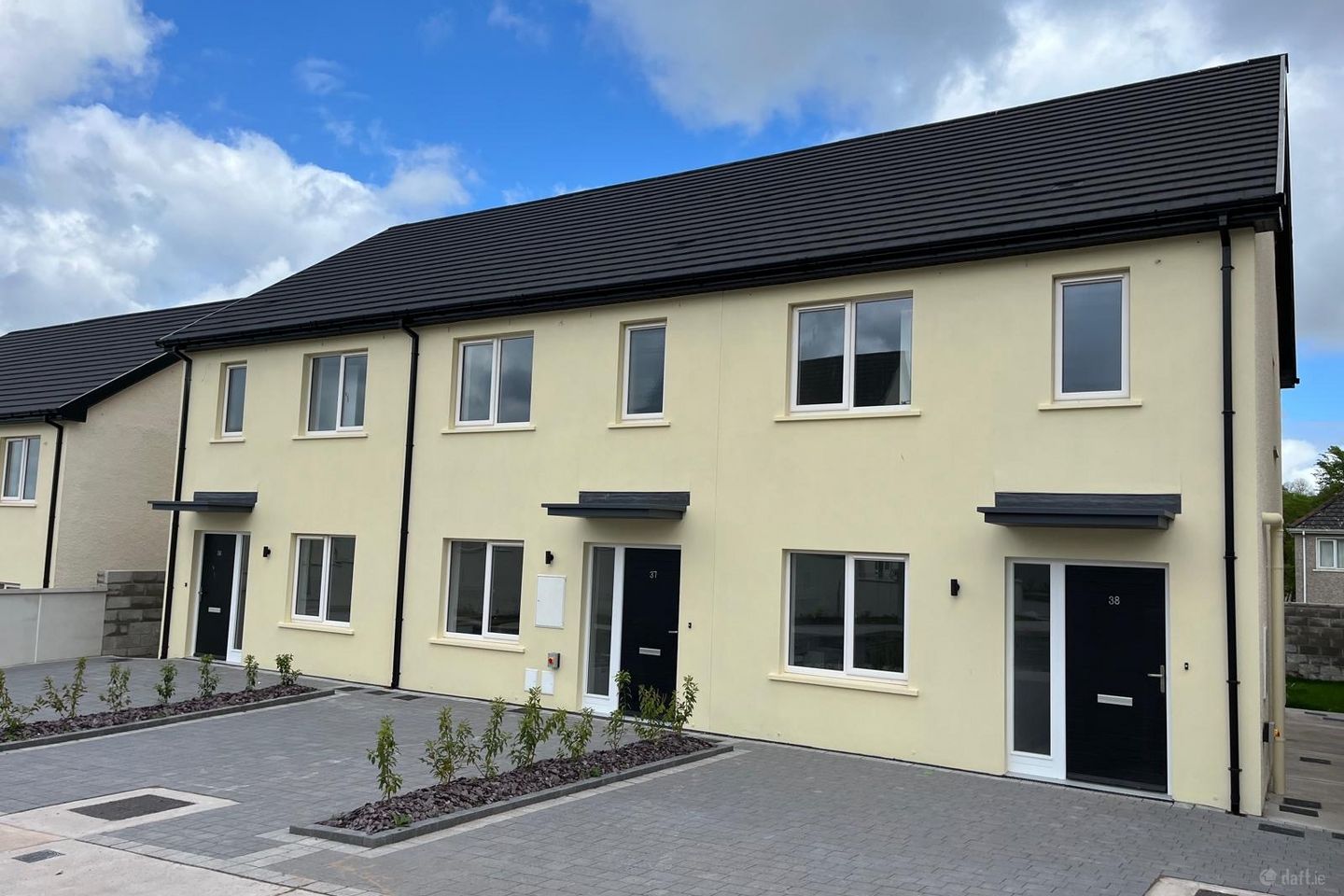 Three Bed Mid/End Terrace, Harbour Heights, Rochestown Road, Cork