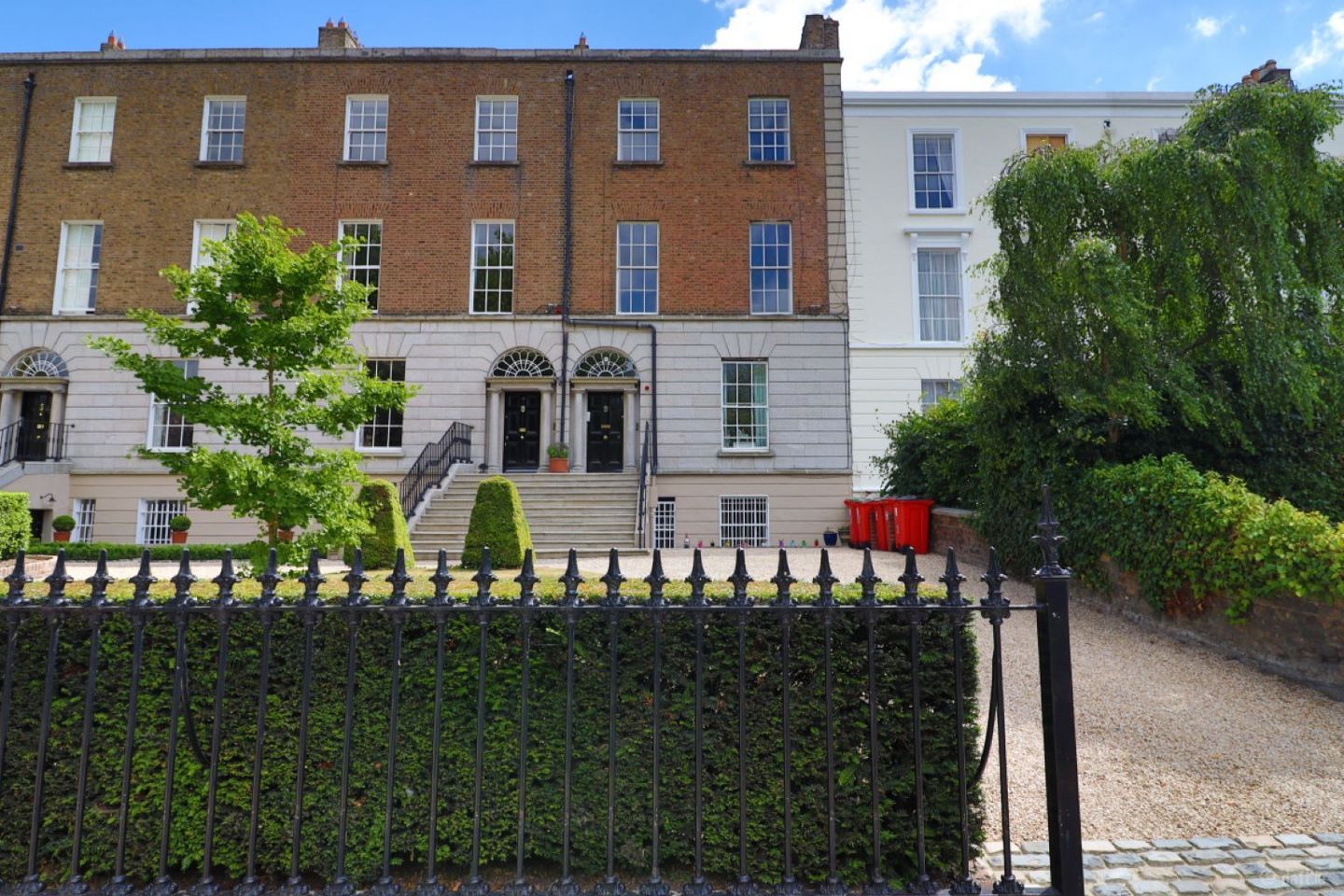 1 Bedroom Plus Mezzanine Apartment - Waterloo Road, Dublin 4