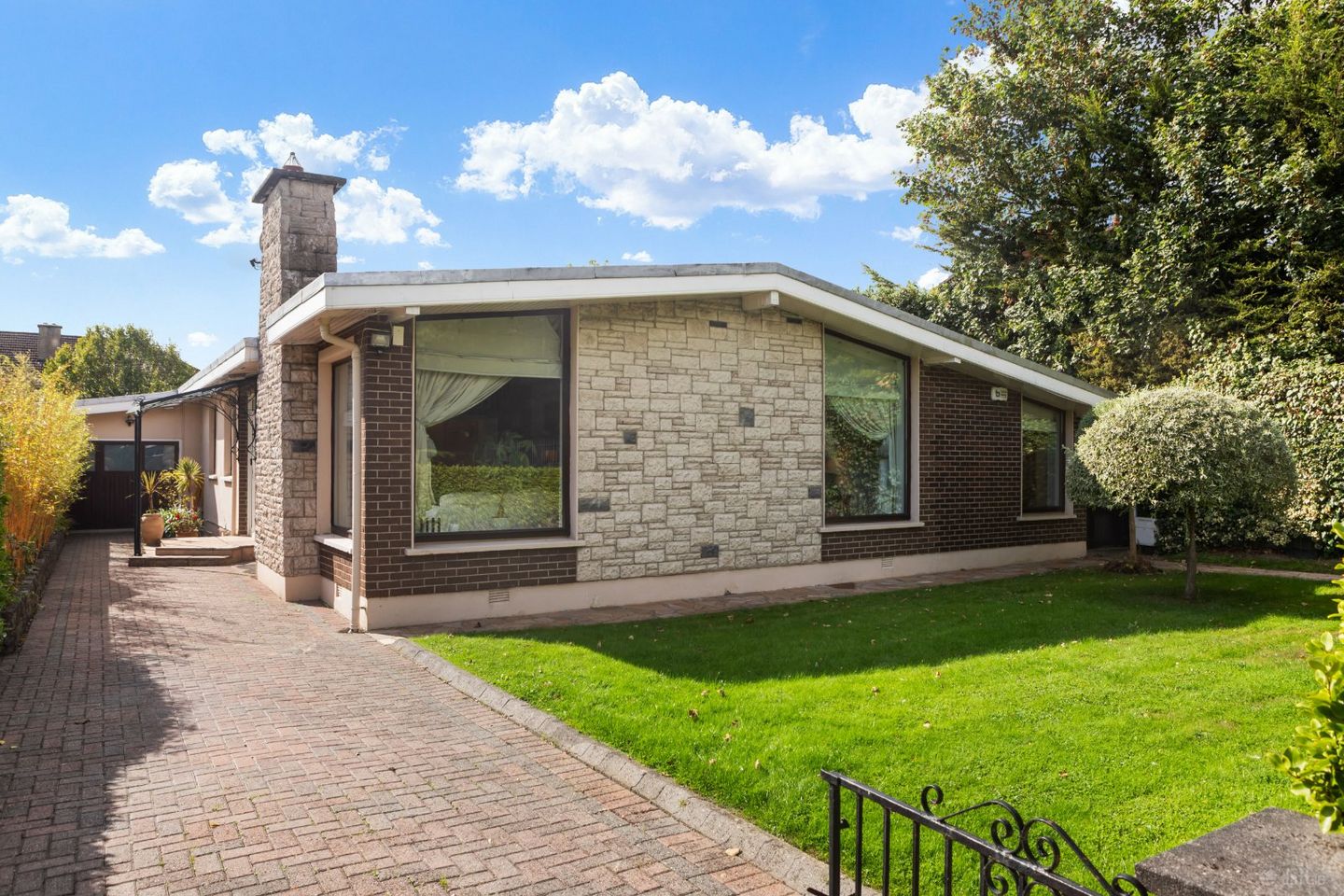 13 Dornden Park, Booterstown, Blackrock, Co. Dublin, A94K199