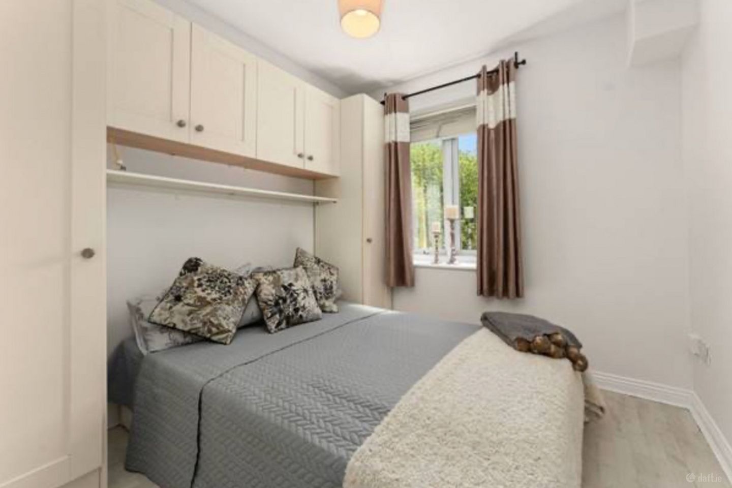  Apartment Overlooking St.Patricks Cathedral , Christchurch, Dublin 8