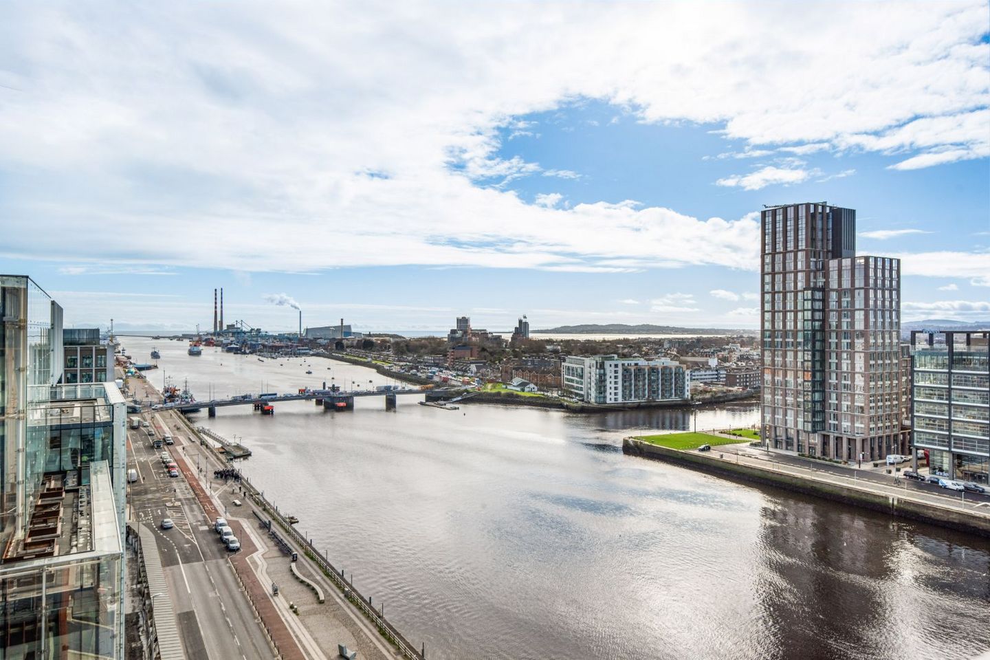 Stunning Peninsula View 3 Bed Penthouse, Quayside Quarter, Dublin Landings, North Wall Quay, Dublin 1