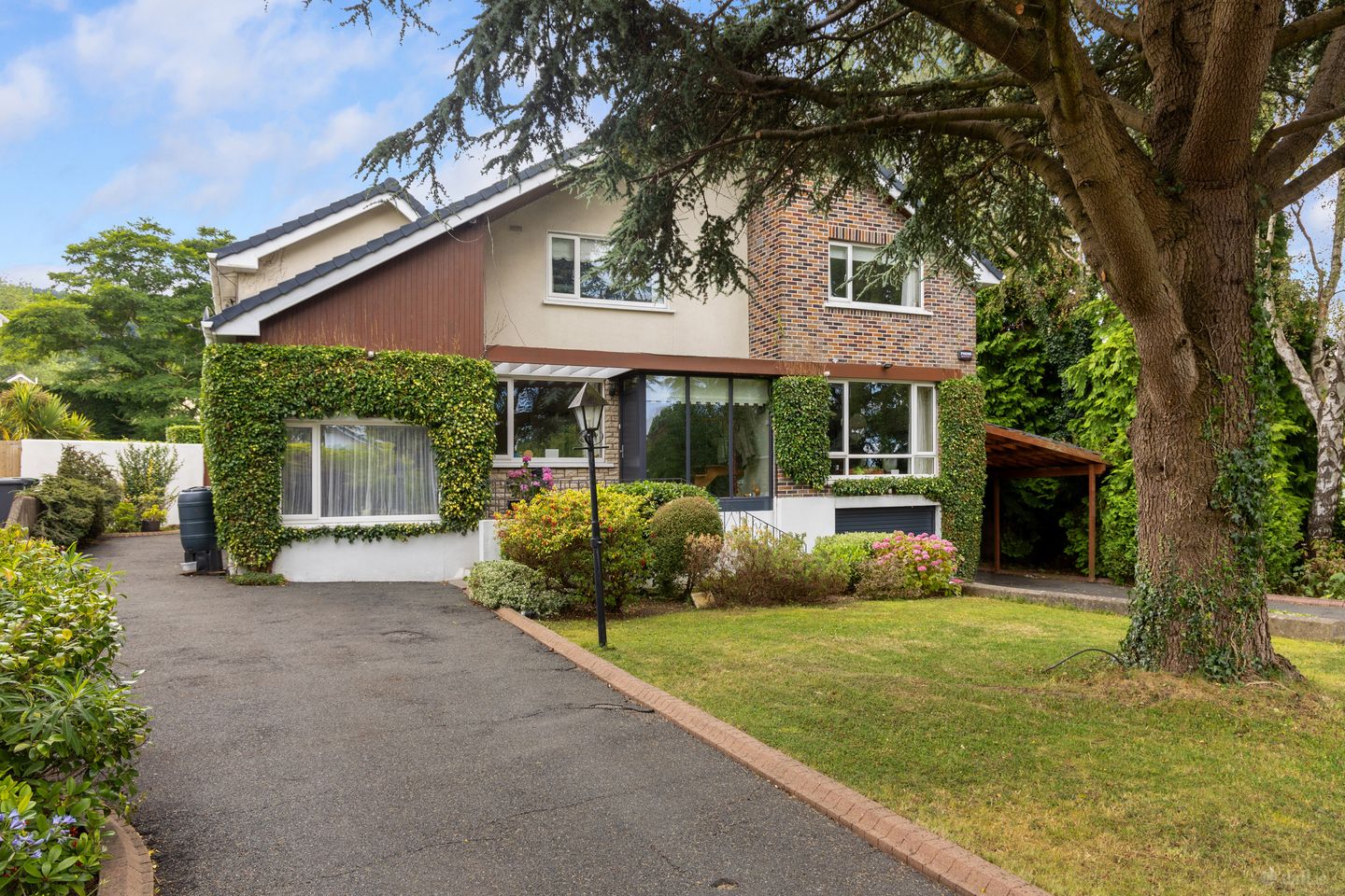 Khamsin, 1 Kilgobbin Lawn, Stepaside, Dublin 18, D18X9R5