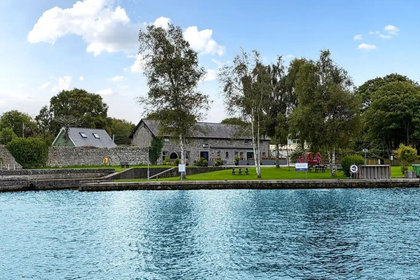 Lough Derg House, Dromineer, Nenagh, Co. Tipperary, E45 K284