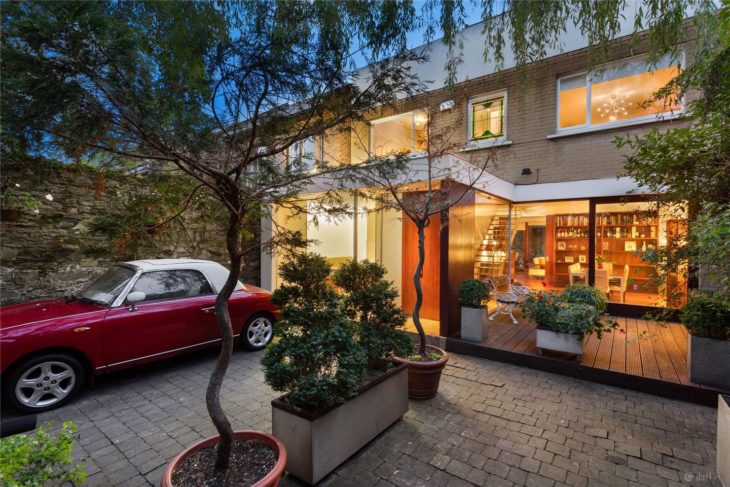 6 Raglan Lane, Ballsbridge, Dublin 4, D04V9F4