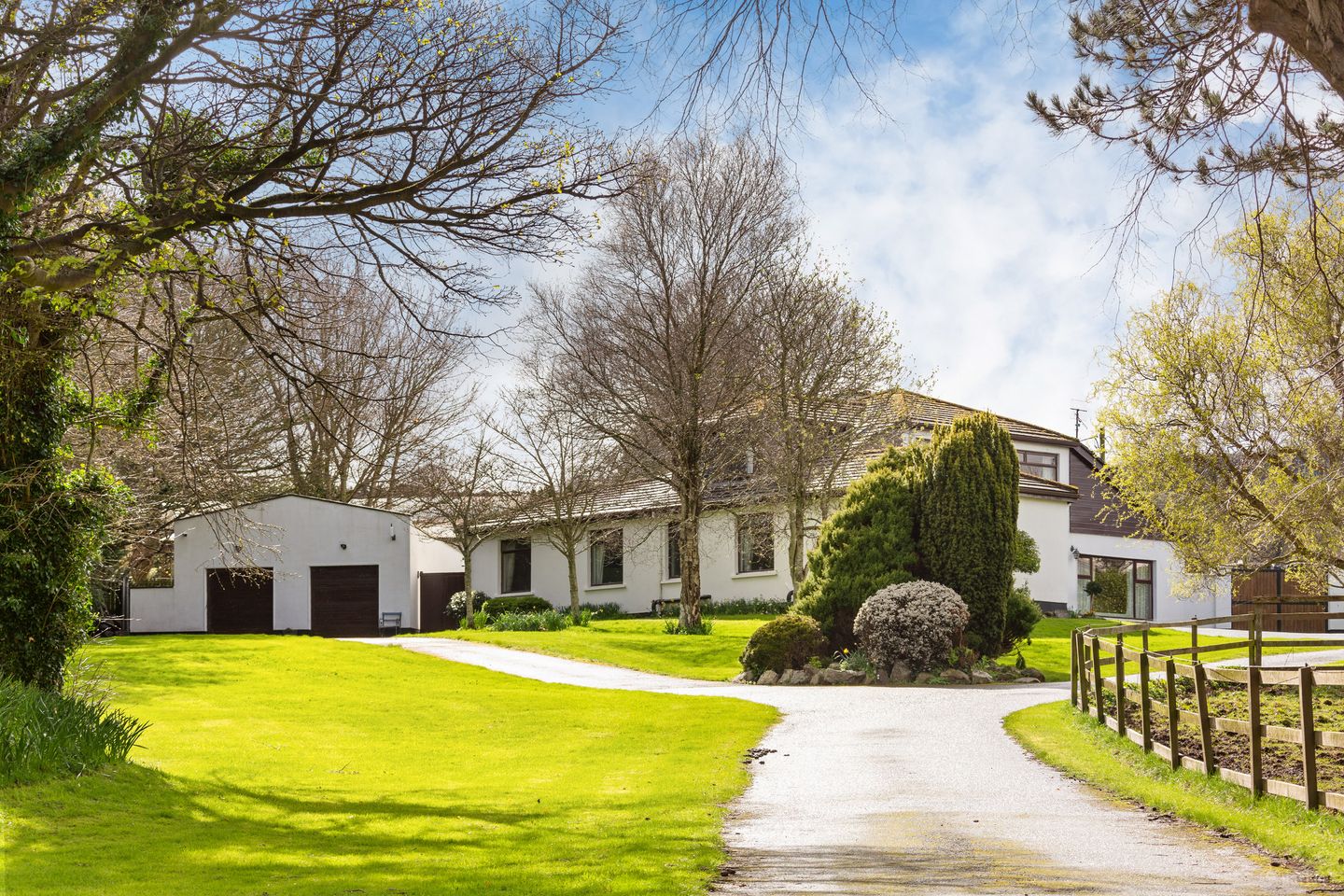 Dunans, Enniskerry Road, Kilternan, Dublin 18, D18K732