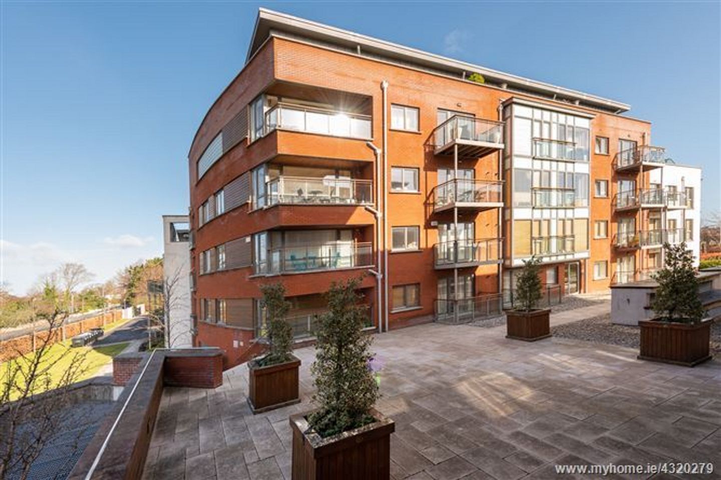 63 Southmede, Dundrum, Dublin 14