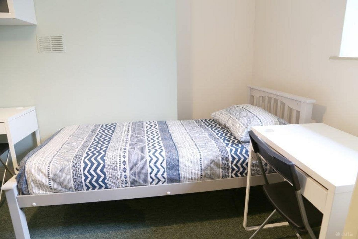 bed in male twin bedroom, available from 27/02/2026 , North Circular Road, Dublin 7