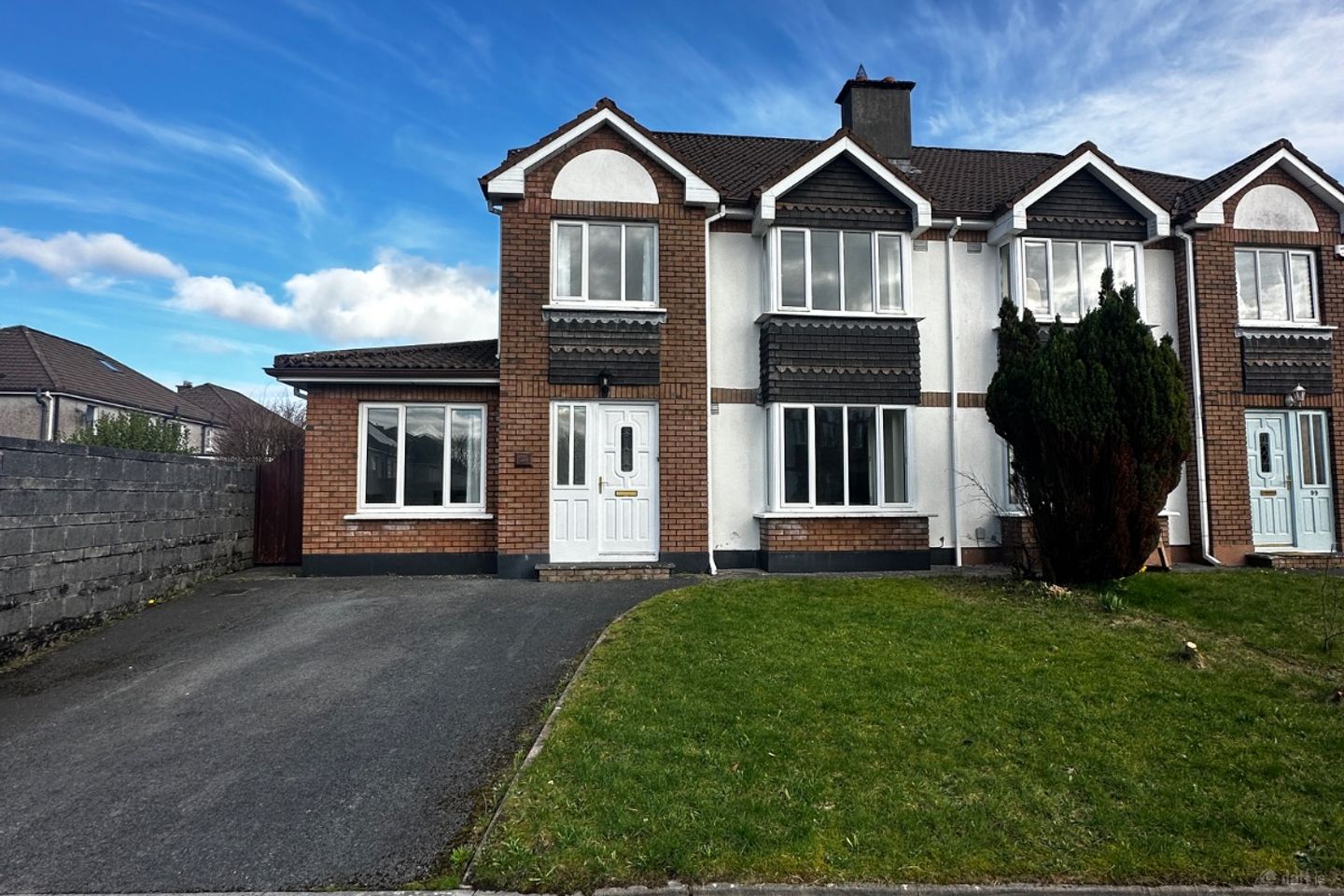 98 Ros Ard, Cappagh Road, Knocknacarra, Co. Galway