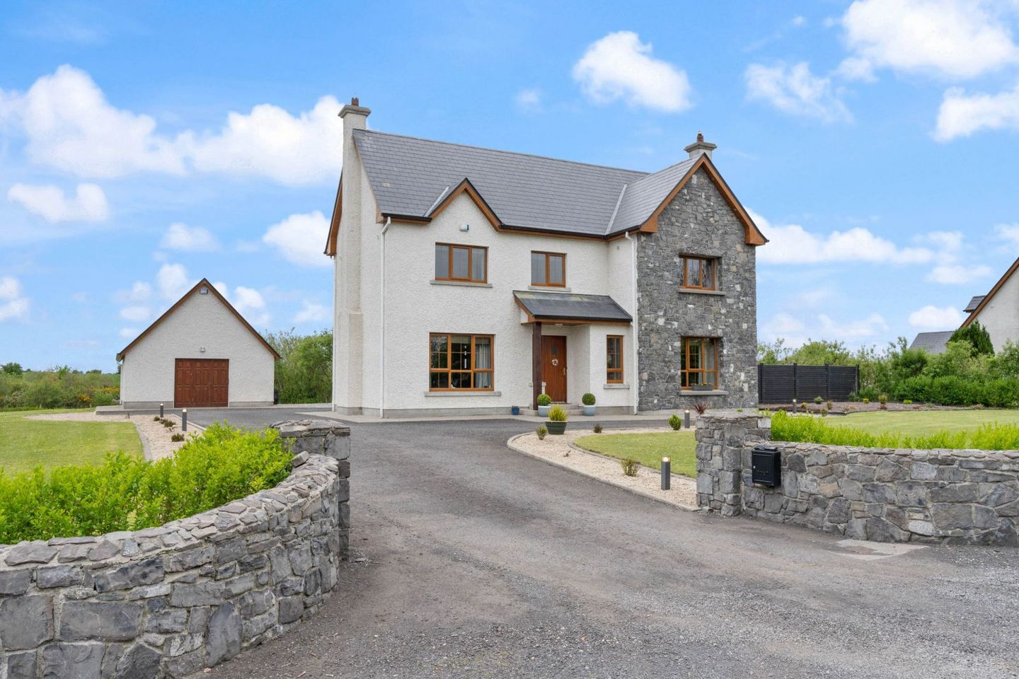 Dooeighney, Ballina, Ballina, Co. Mayo, F26R2N4