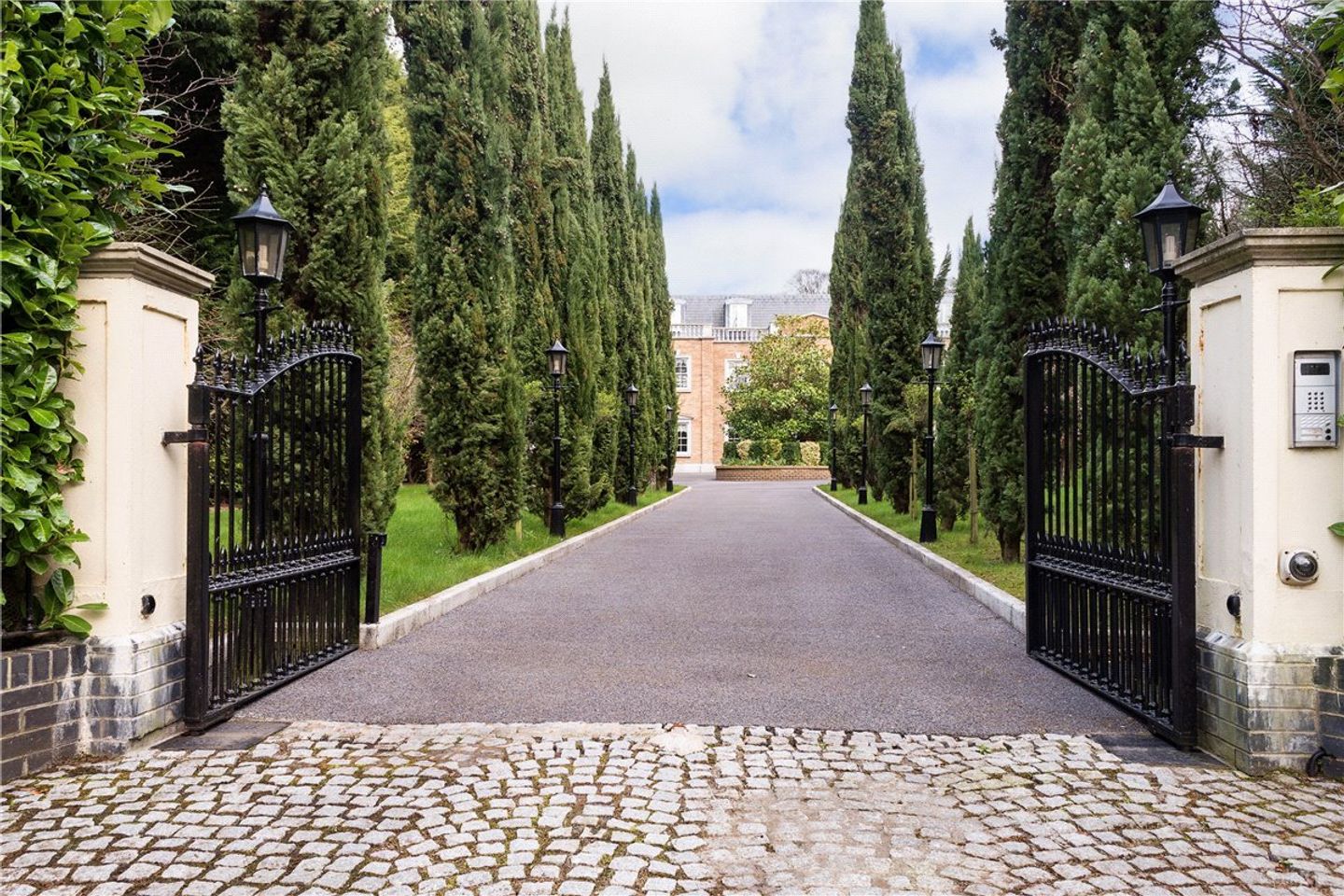 2 Abington, Malahide, Co. Dublin