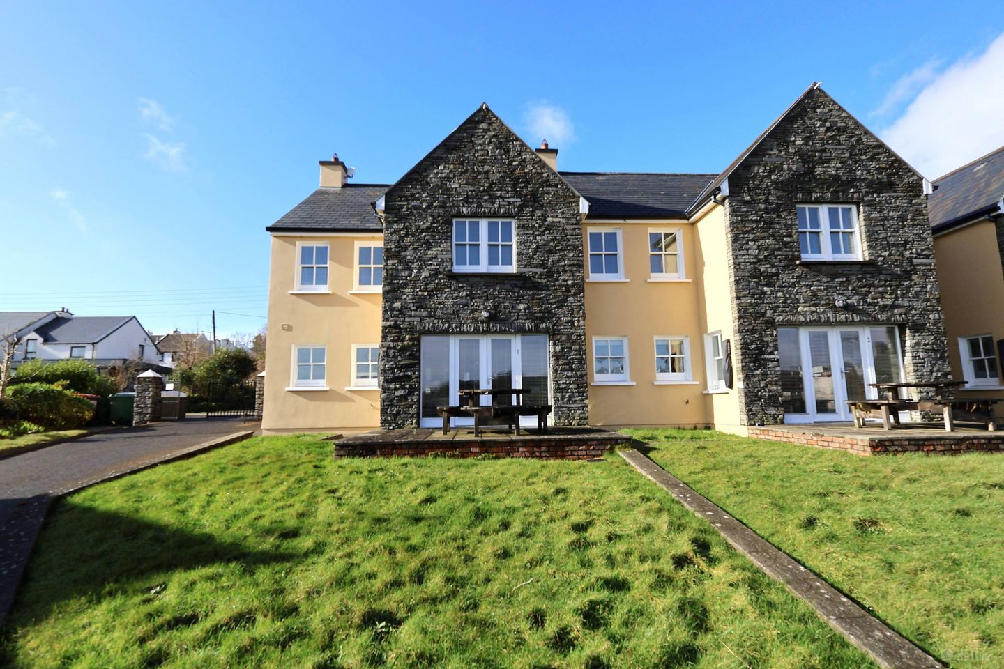No 1 Bank House, Colla Road, Schull, Co. Cork