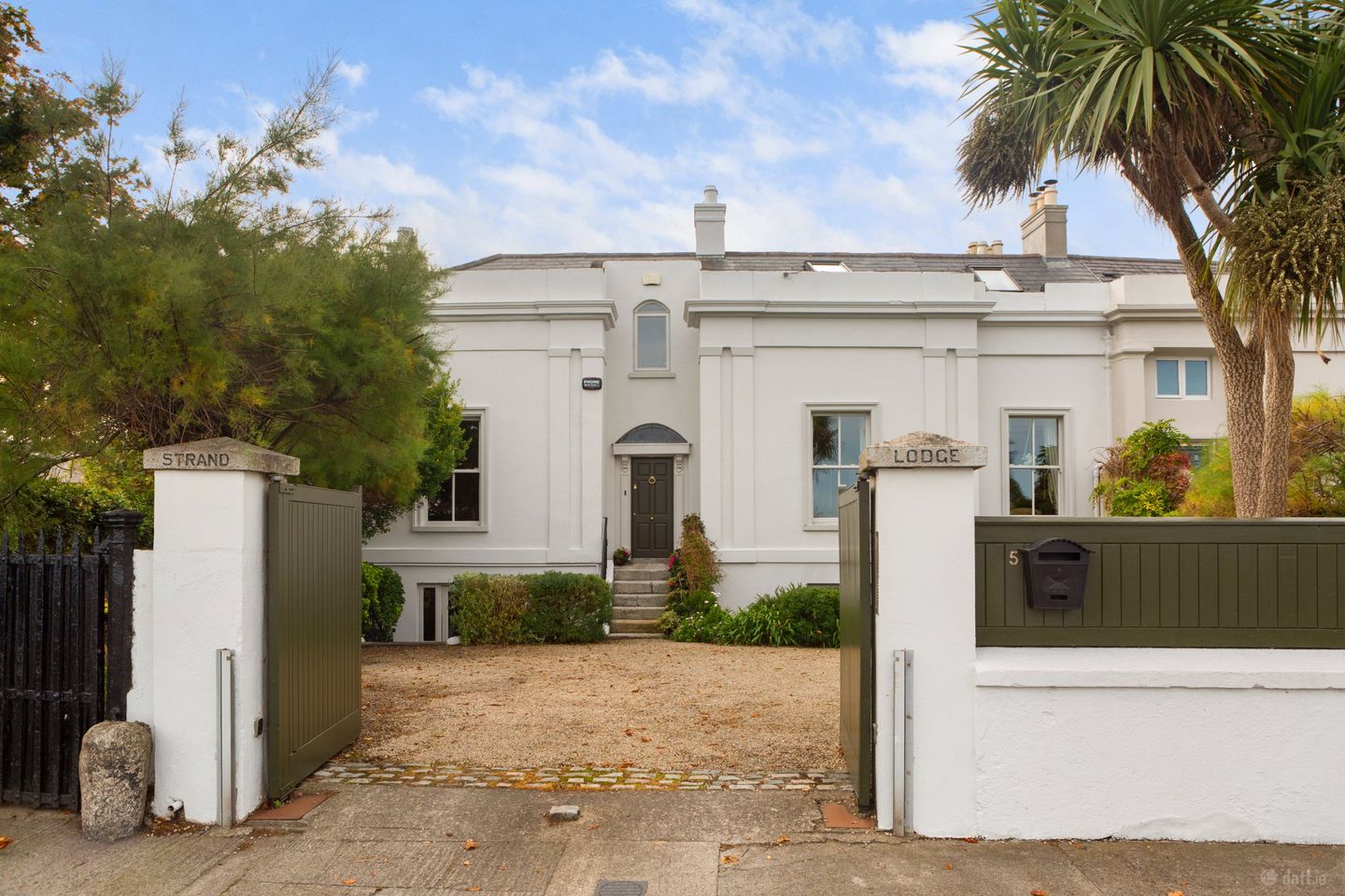 Strand Lodge, 5 Strand Road, Sandymount, Dublin 4, D04X461