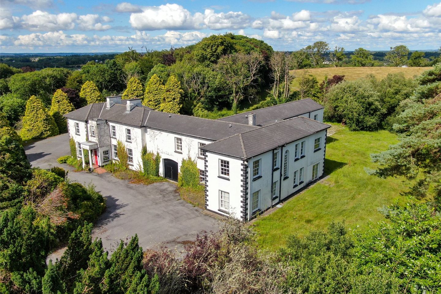 Ross Lake House Hotel, Killaguile, Rosscahill, Co. Galway, H91H261