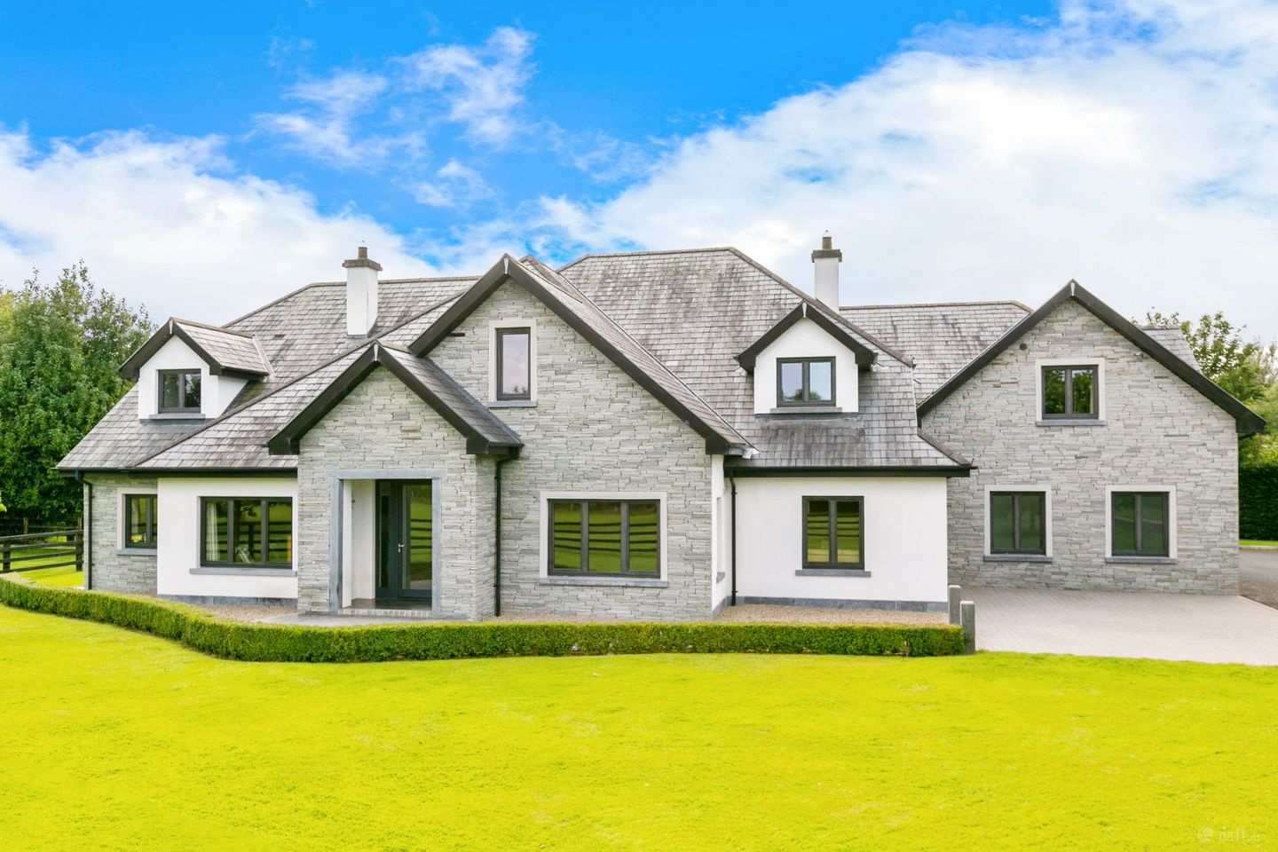Harefield on c. 1.7 Acres, Kilcullen, Co. Kildare, R56ND98