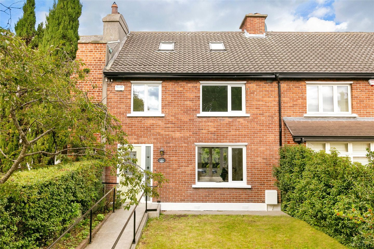 Arachova, 16 Newgrove Avenue, Sandymount, Dublin 4, D04KW32