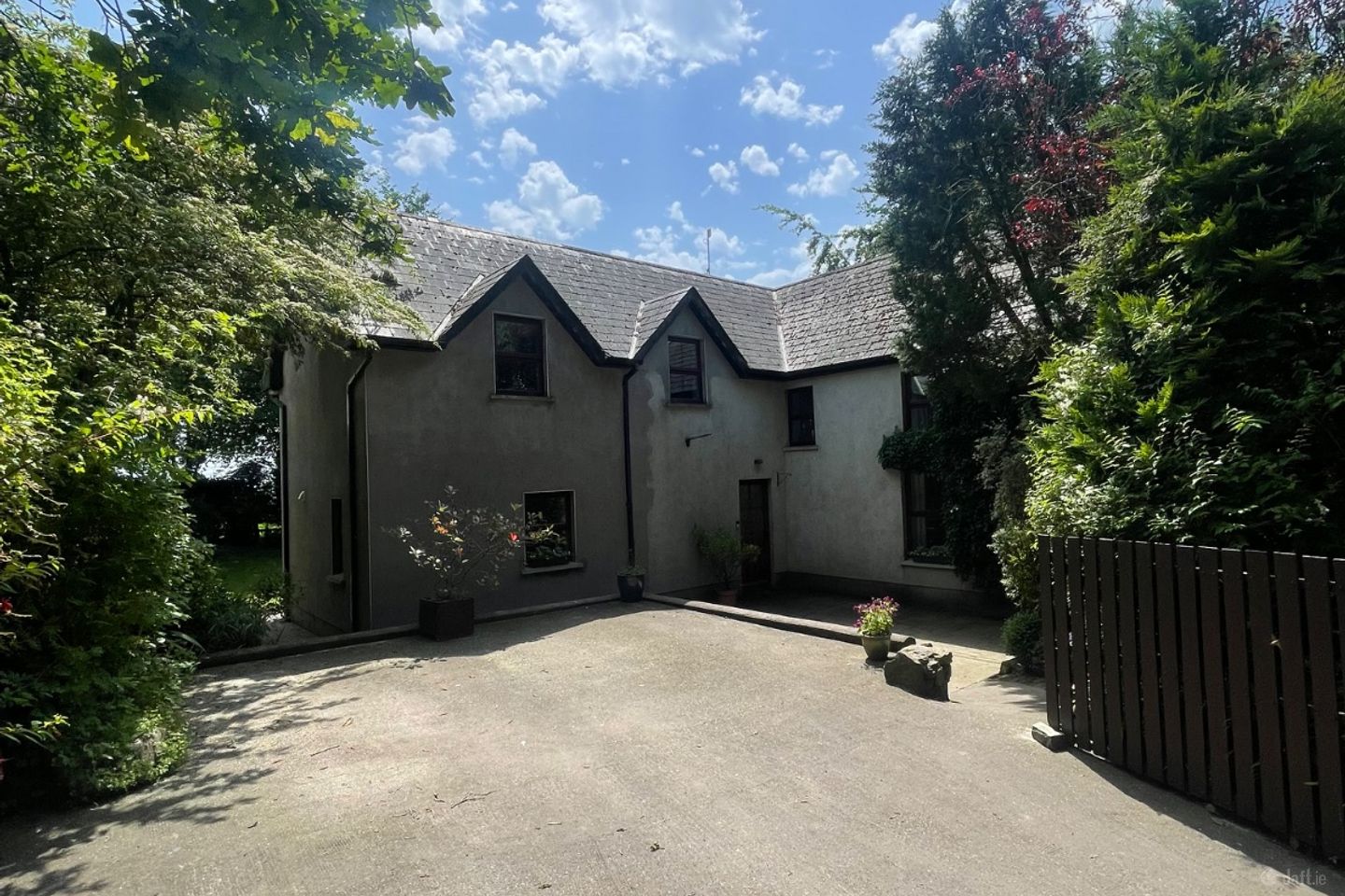 Lyrenamon, Carrignavar, Co. Cork, T34N248