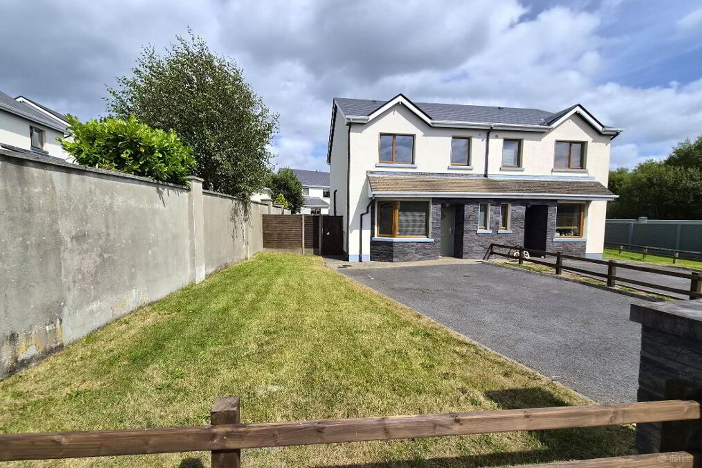 16 Bóthar Rogen, Dún Rí, Carrick-on-Shannon, Co. Leitrim, N41C2Y0