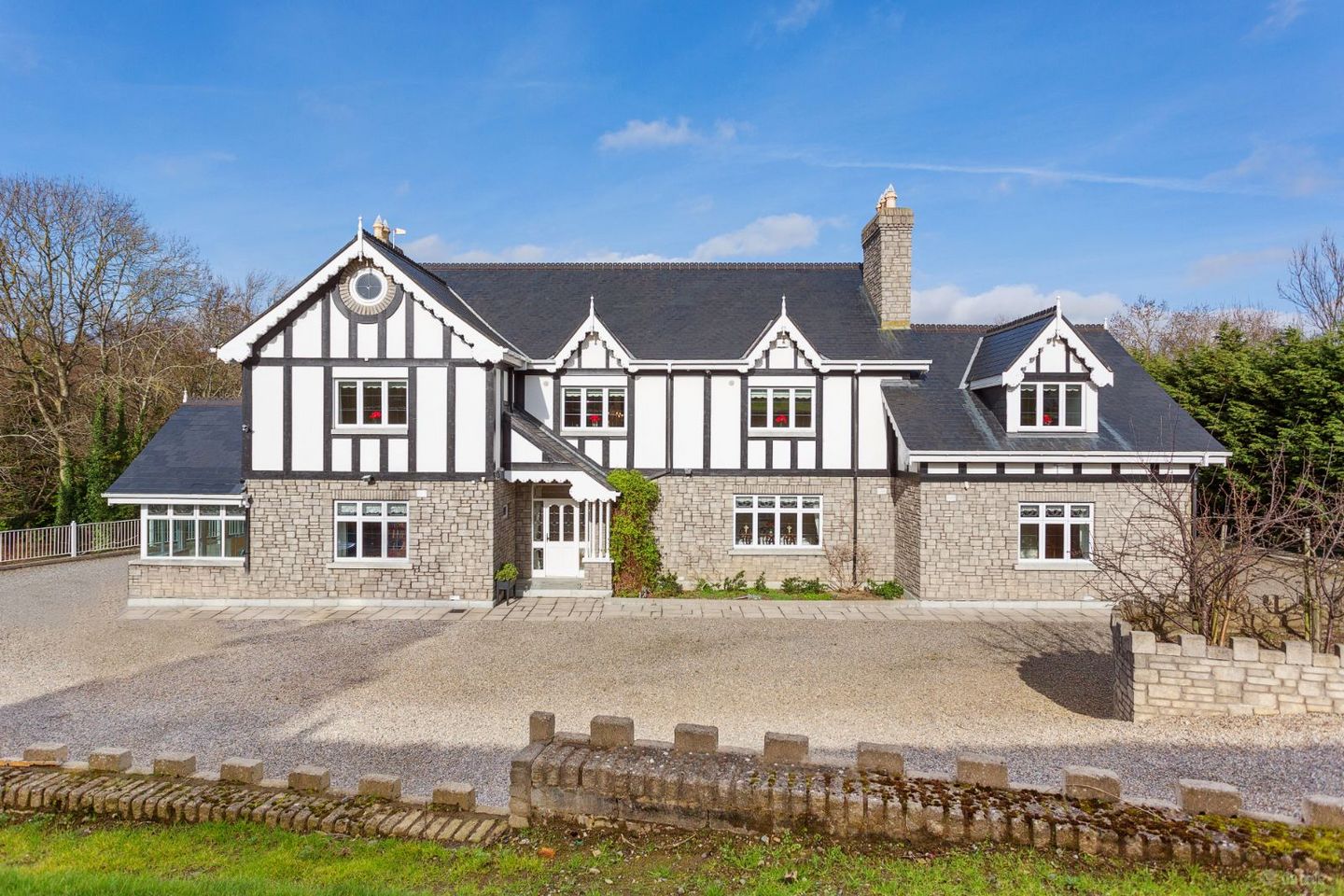 Rathdown Manor, Ballycorus Road, Rathmichael, Co. Dublin, D18T104