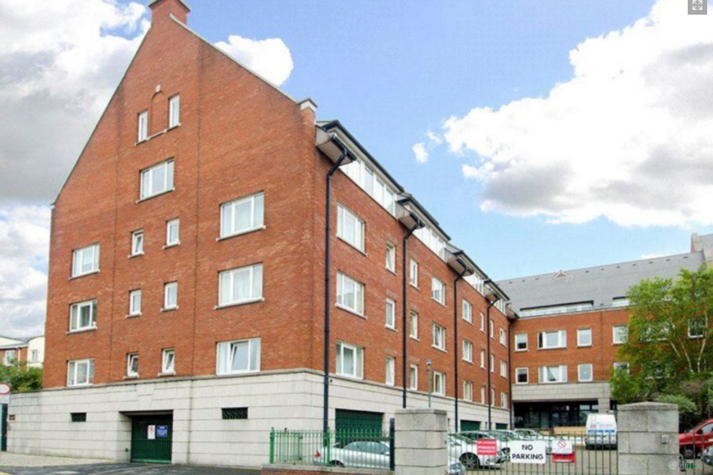 Apt 13, Deans Court, D08 VP79, Dublin 8