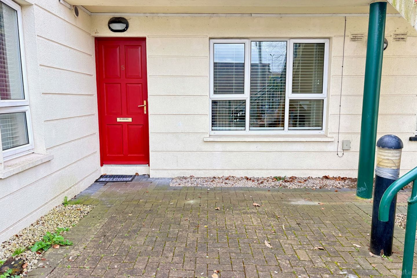 5 Bridge Apartments, Mccurtain Street, Mullingar, Co. Westmeath