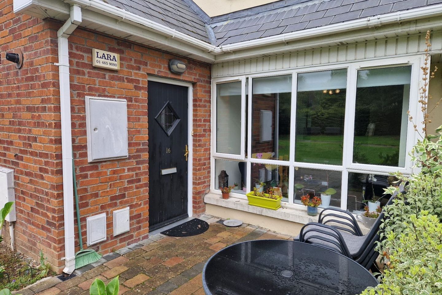 16 Ballintyre Meadows, Ballinteer, Co. Dublin