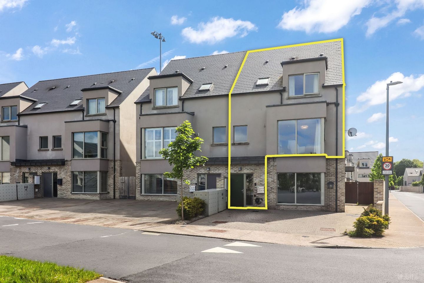 43 Aylesbury, Ballintemple, Co. Cork, T12X38W