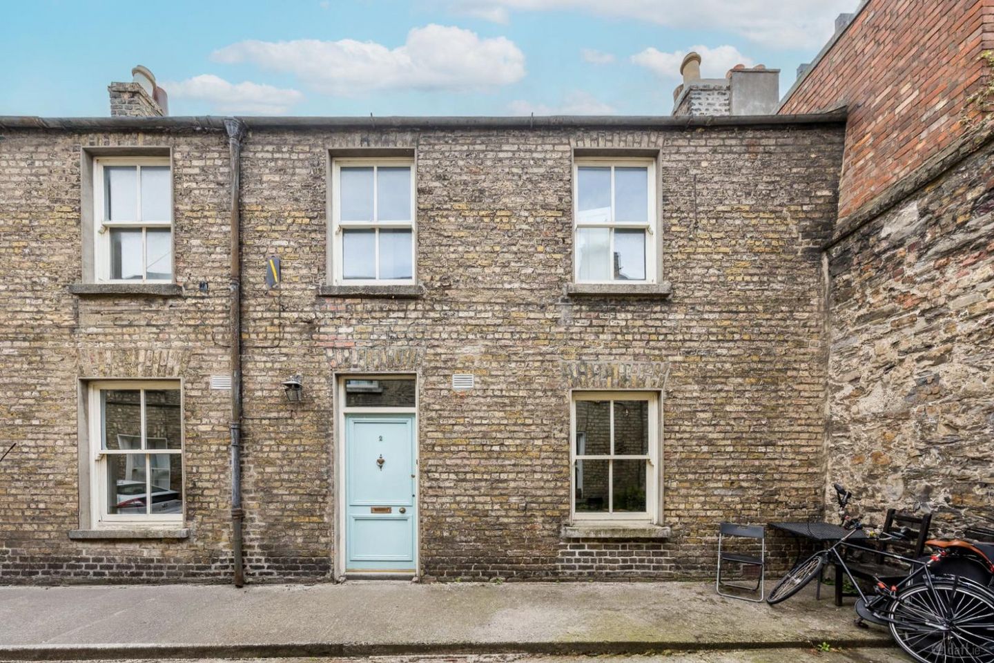 2 Mackies Place, off Pembroke Street Lower, Dublin 2, D02WA40