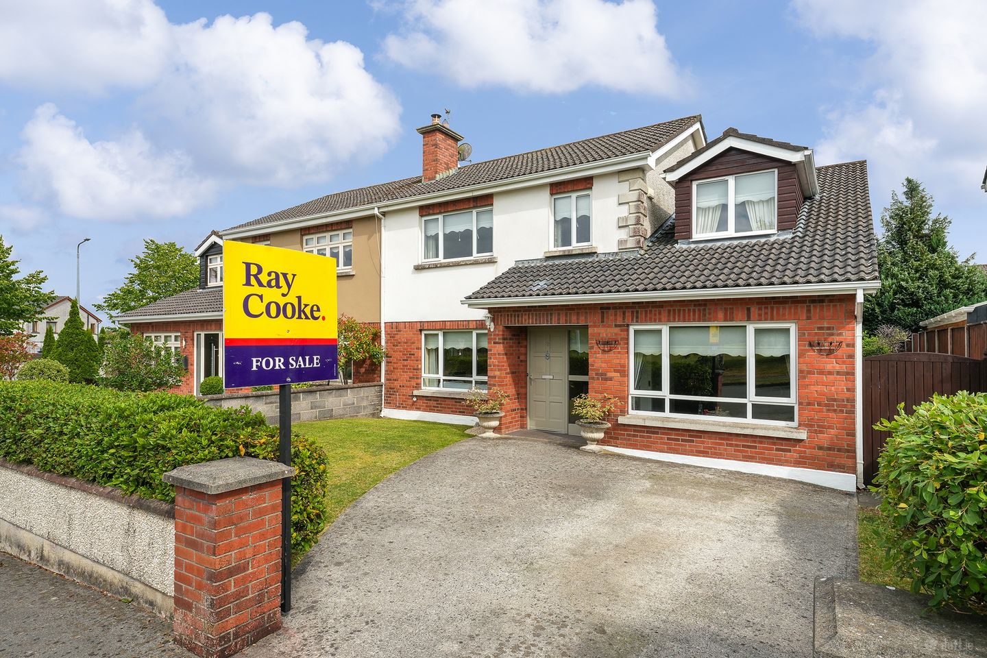 2 The Hall, Curragh Grange, Newbridge, Co. Kildare