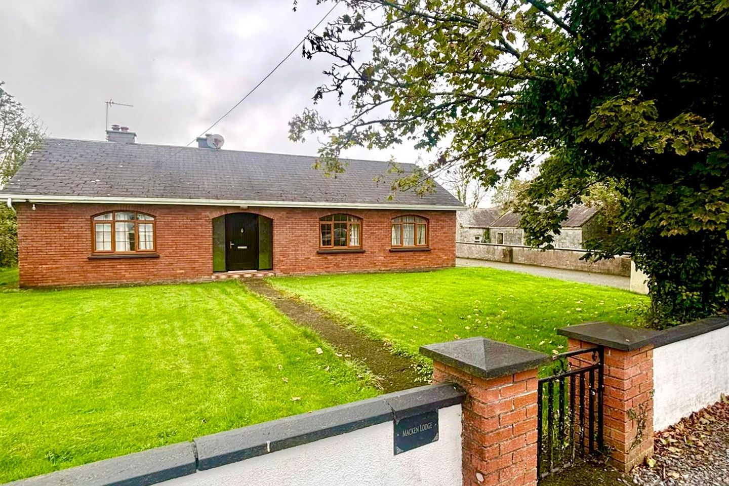 Macken'S House, Golden Island, Athlone, Co. Westmeath