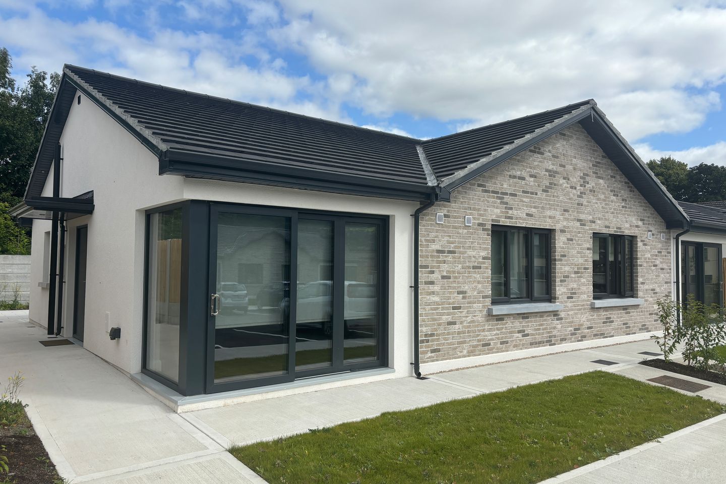 8 Abbey Lawn, Abbey Road, Clonmel, Co. Tipperary