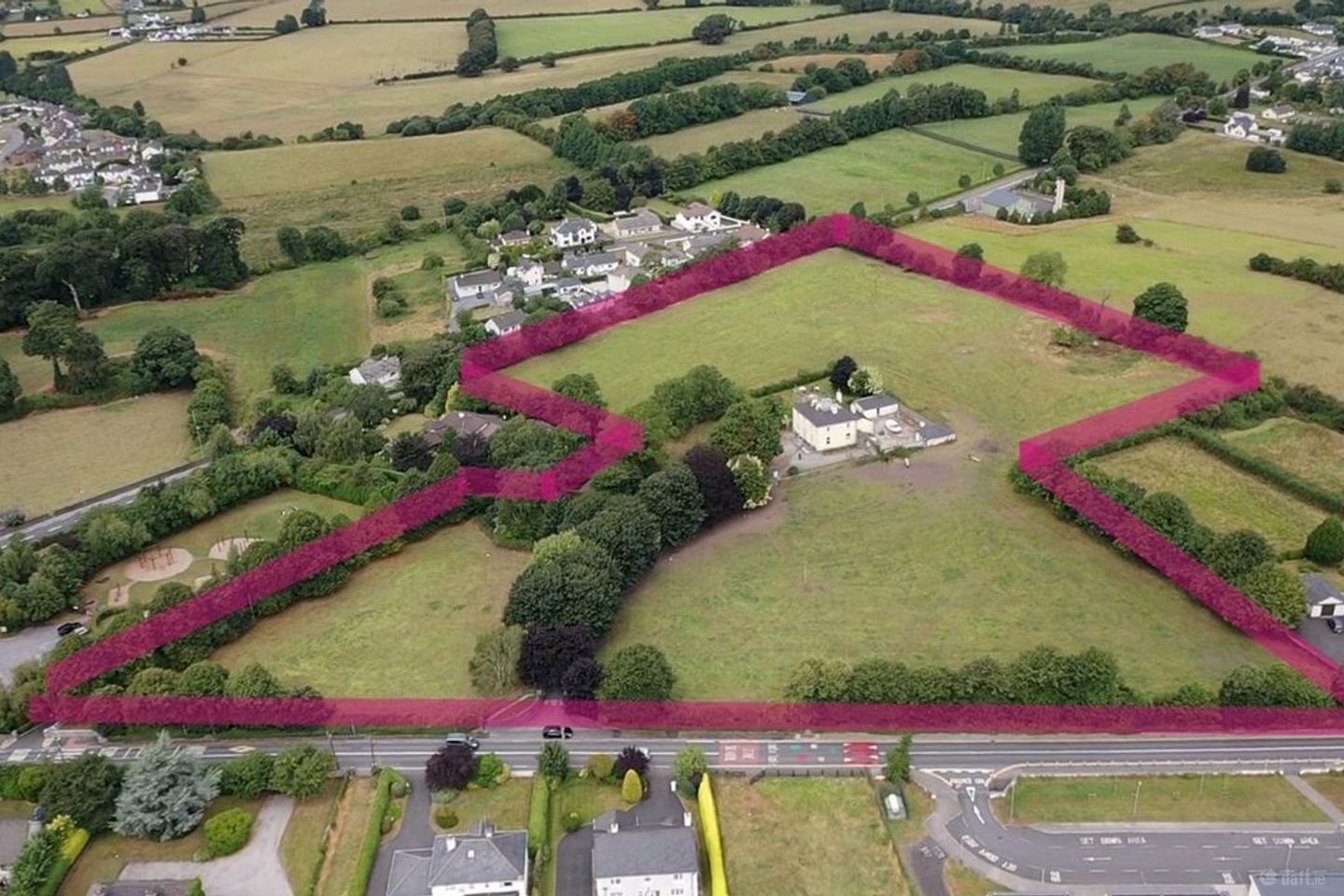 Emmaus House and Development Land, Ballyroan Road, Abbeyleix, Co. Laois, R32CY91
