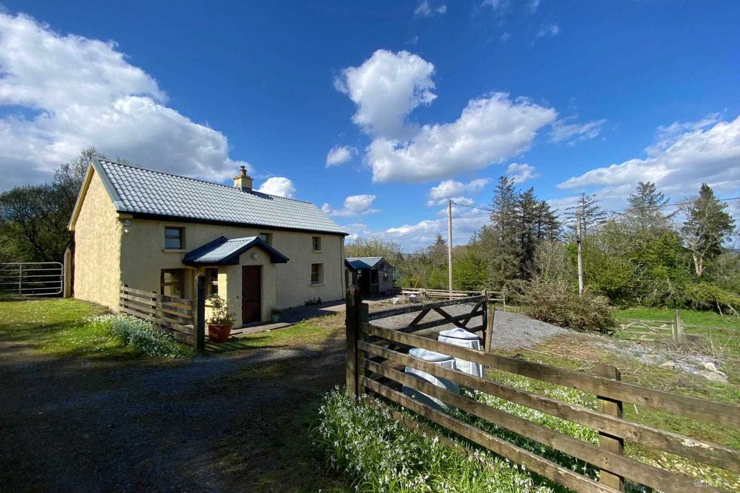 Farravaun, Glann Road, Oughterard, Co. Galway, H91Y7RT