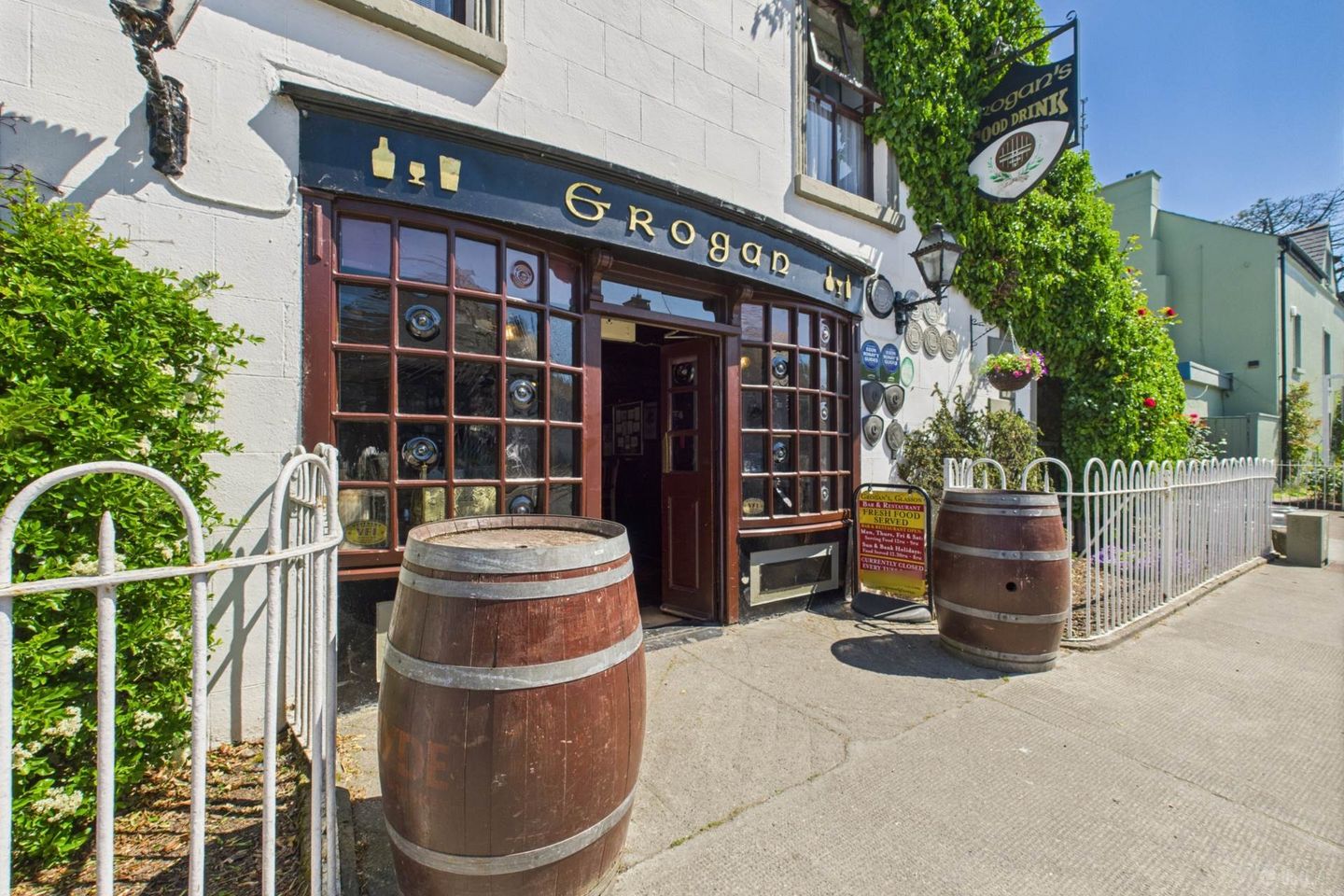 Grogans Of Glasson, Glasson, Co. Westmeath, N37W6R0