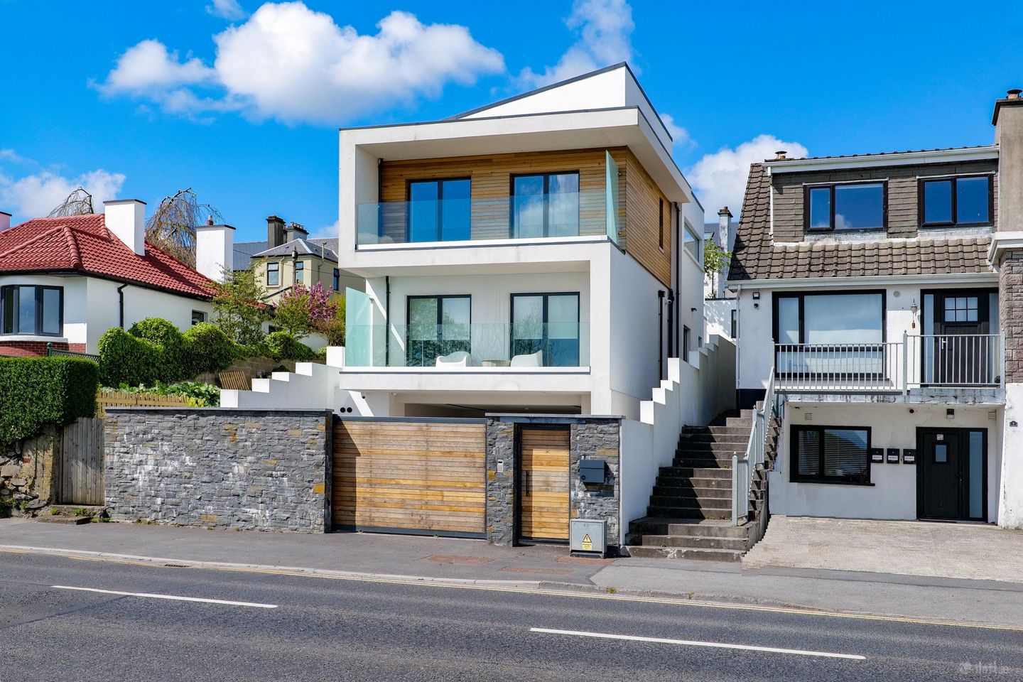 LA 18, 18 Lough Atalia Road, Galway, H91524H