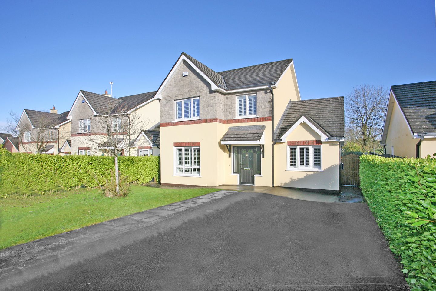 49 Cluain Alainn, Hurler's Cross, Shannon, Co. Clare, V14YH74