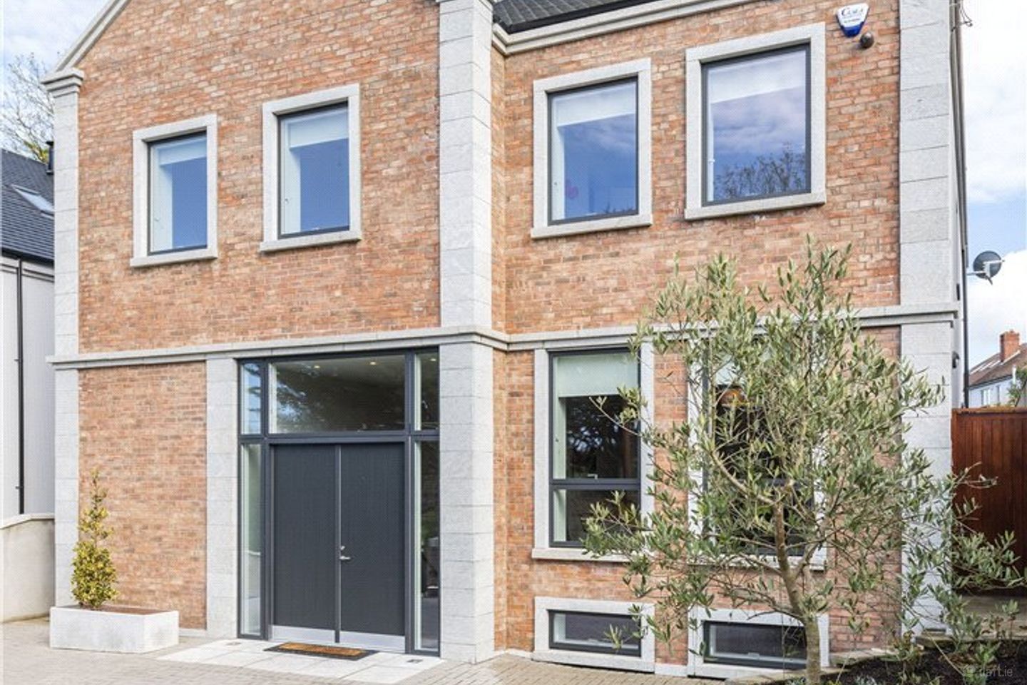 Olive Lodge, 2A Woodside Drive, Rathfarnham, Dublin 14, D14W2H1