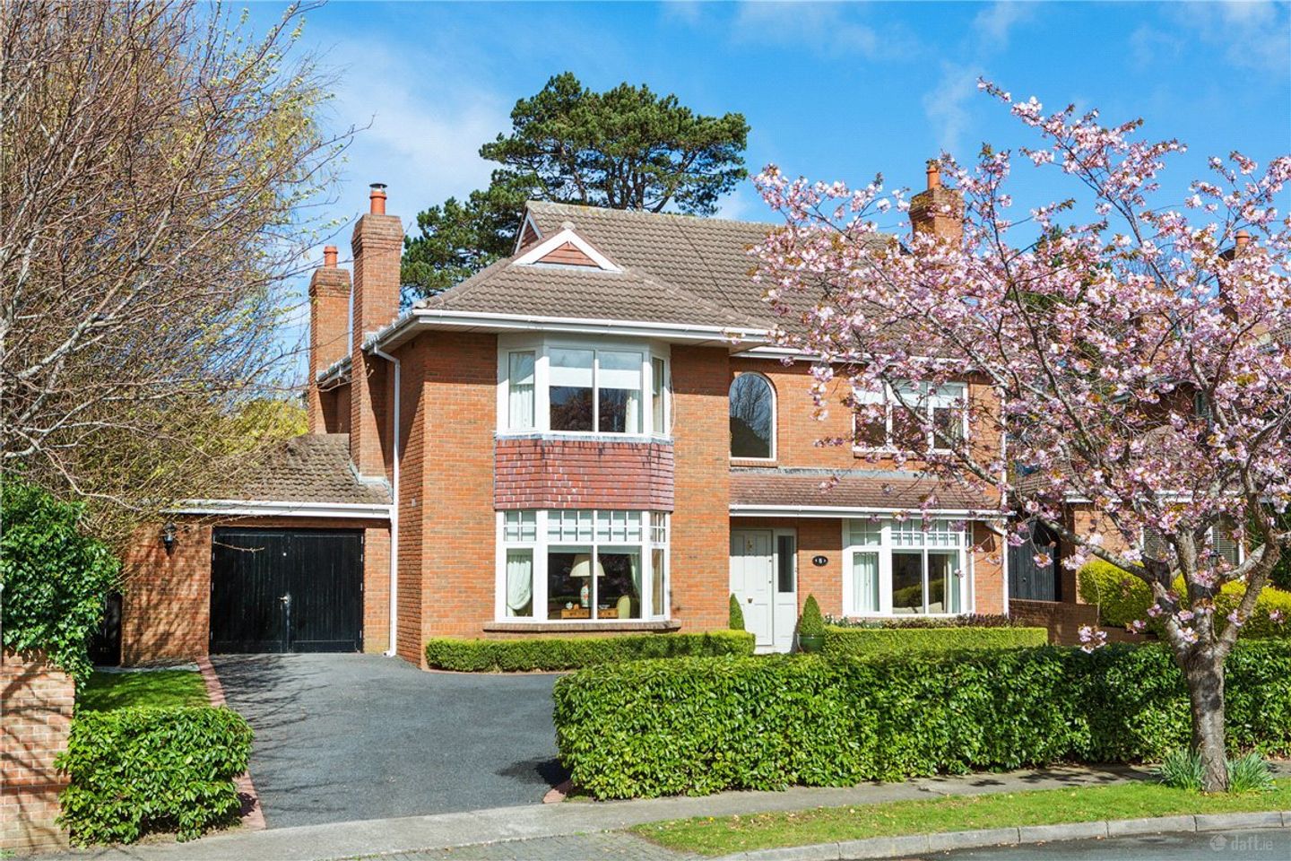 8 Brighton Avenue, Foxrock, Dublin 18, D18Y3Y5