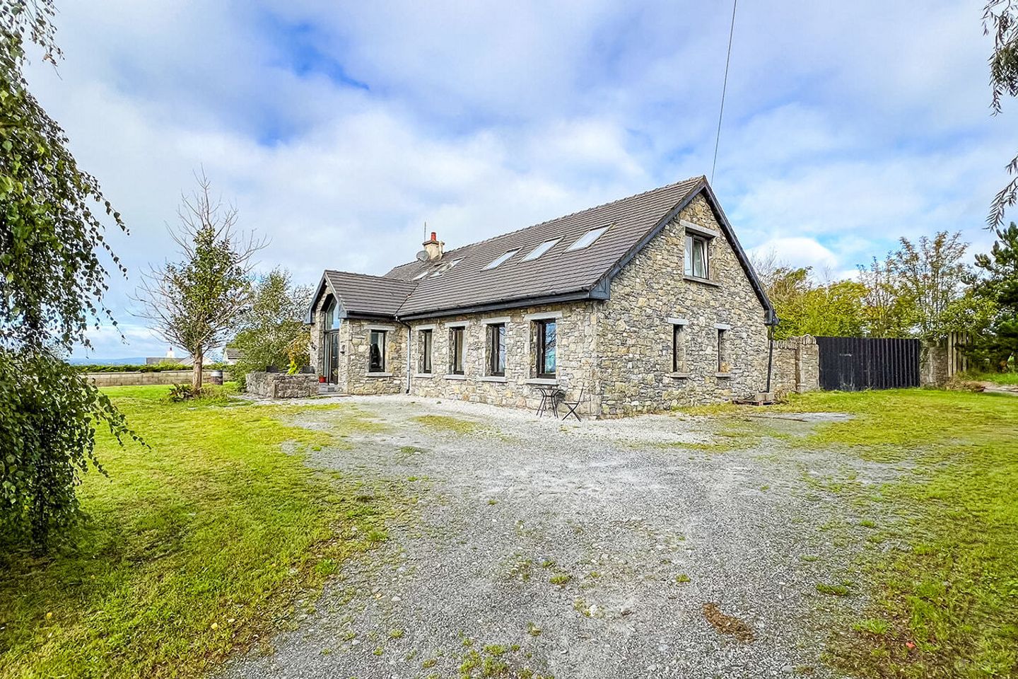 Grangehill, Clara, Co. Kilkenny, R95HK70