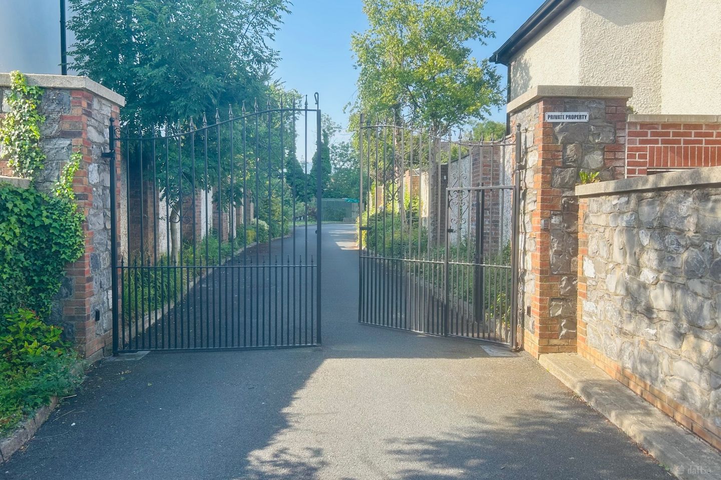 7 acorn lane , Dundrum, Co. Dublin