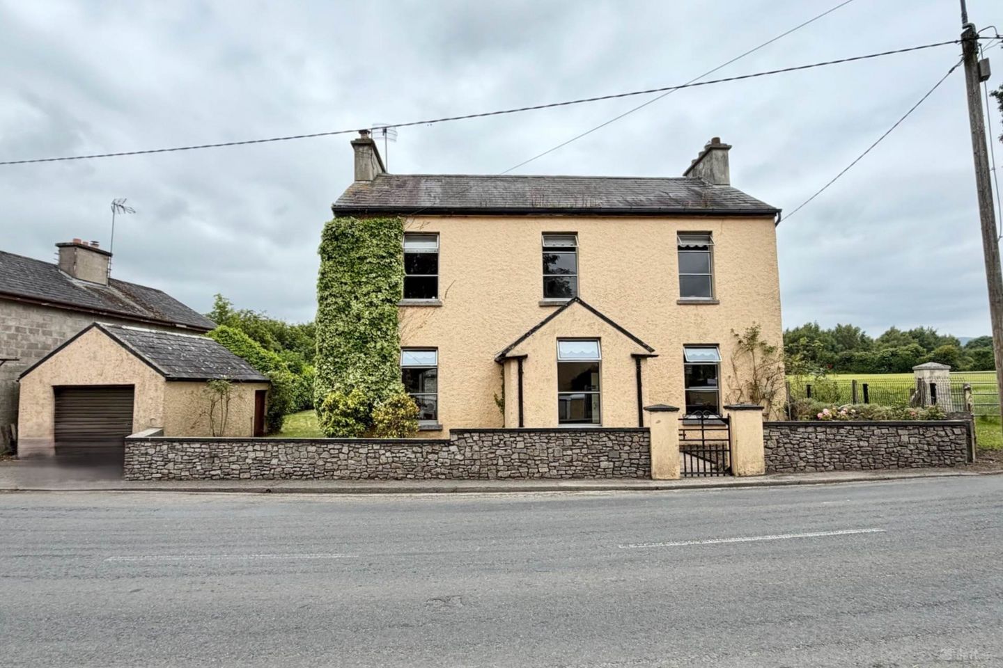 Burges, Ballylooby, Cahir, Co. Tipperary, E21AY77