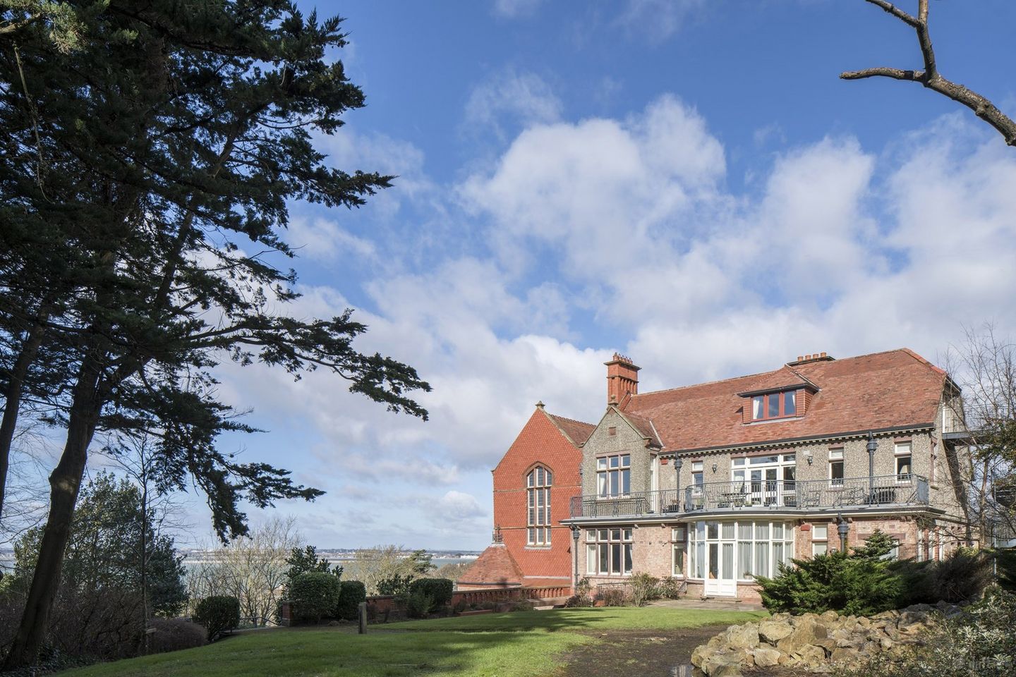 "Holm Oak" 9 Sutton Castle, Sheilmartin Road, Sutton, Dublin 13