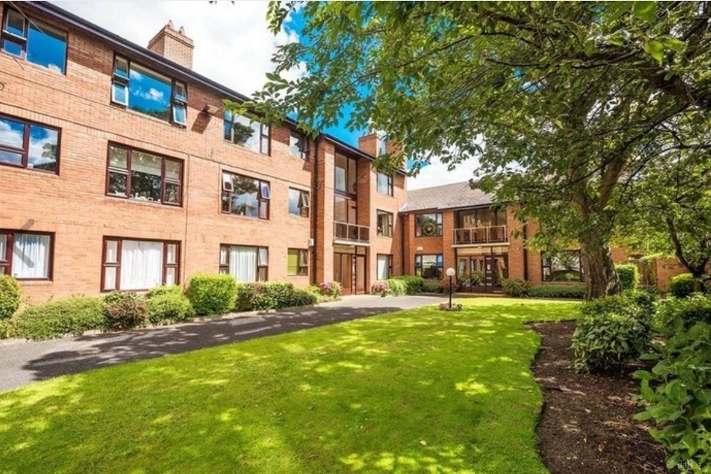 8 Strandville House, Clontarf, Co. Dublin